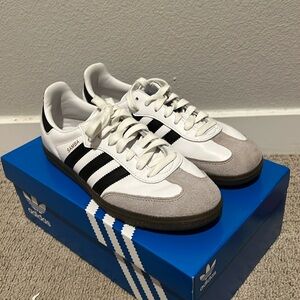 Adidas sambas size 7 men 8.5 women